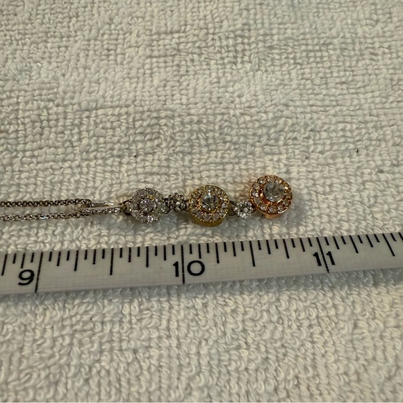 Avon Tri tone Pave Necklace with Gold/Silver Accents NIB 2005 - Picture 2 of 6